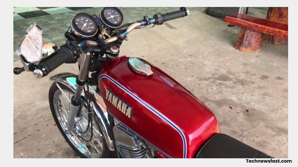 Yamaha RX 100 Interior meter display Features 
